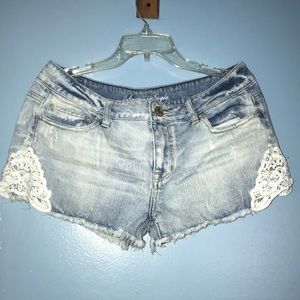 American Eagle, Lace Accent Jean Shorts, Size 10